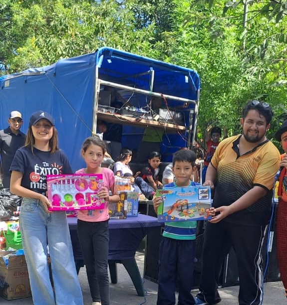 Campaña Un juguete por una sonrisa llevó alegría a niños de